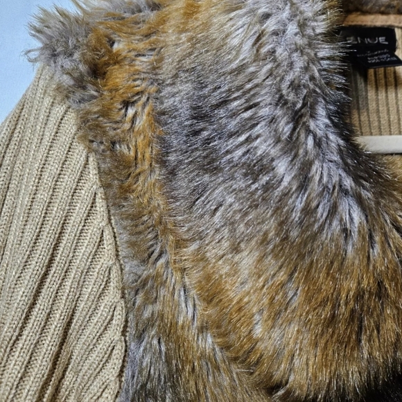 Venue Ribbed Sweater With Faux Fur Front Full Zip Cardigan Size Large Y2K Tan - Picture 5 of 15
